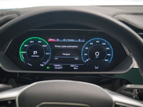 Used 2024 Audi Q8 e-tron Premium Plus image 10