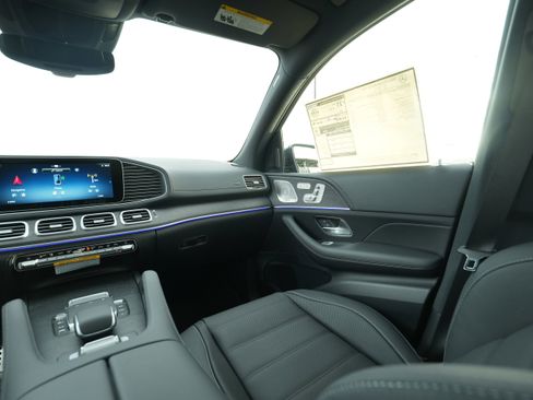 New 2026 Mercedes-Benz GLS 450 4MATIC image 24