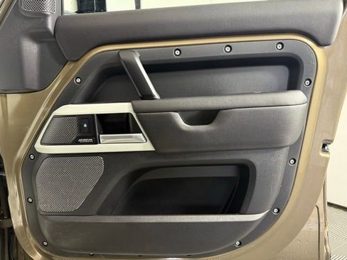 Certified 2024 Land Rover Defender 110 SE image 21