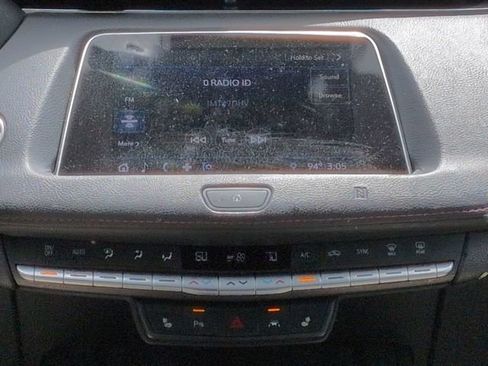 Used 2019 Cadillac XT4 Sport w/ Cold Weather Package FWD image 18