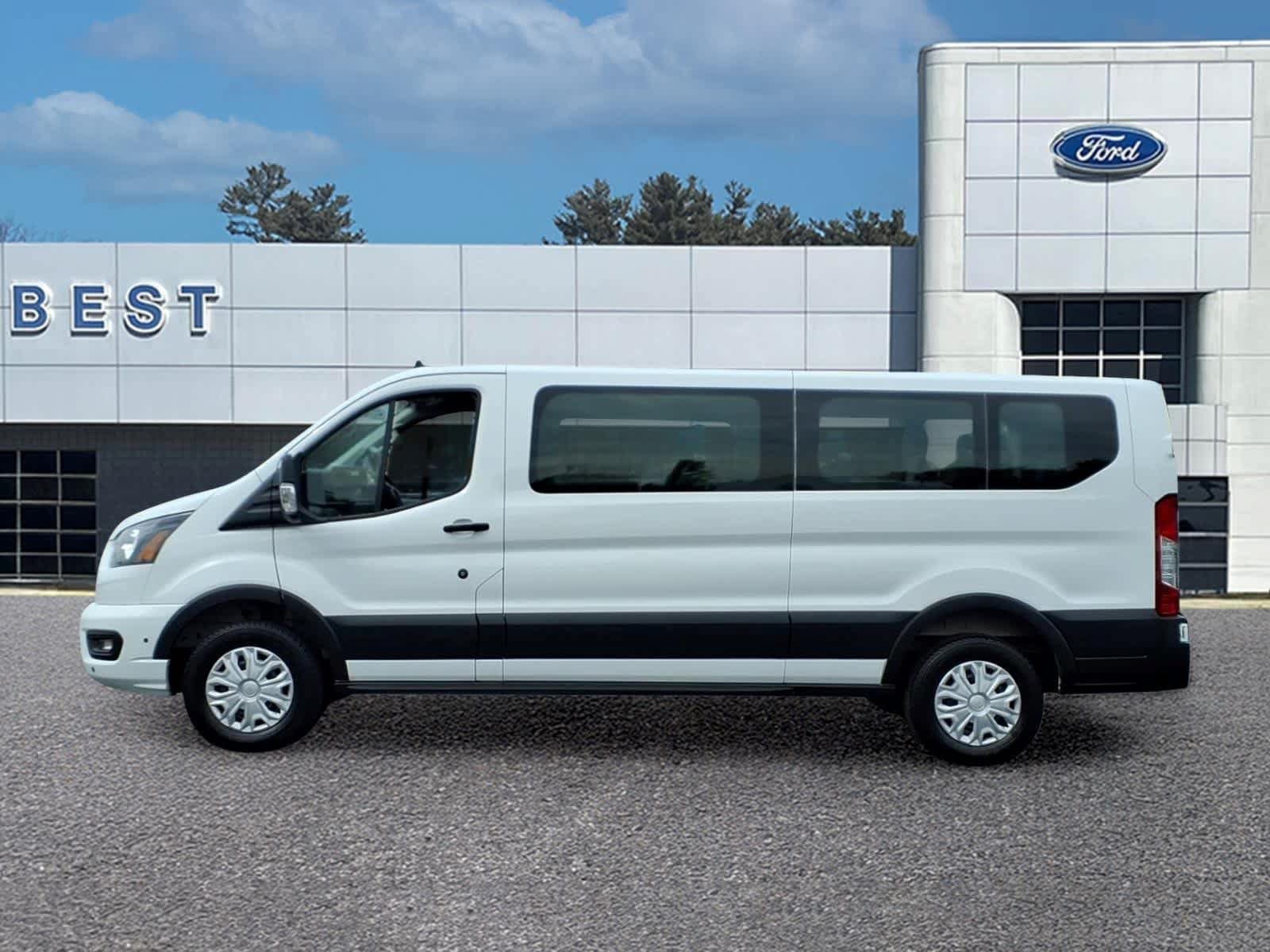 Used 2025 Ford Transit 350 XLT RWD image 2