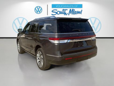 Used 2023 Lincoln Navigator Reserve image 5