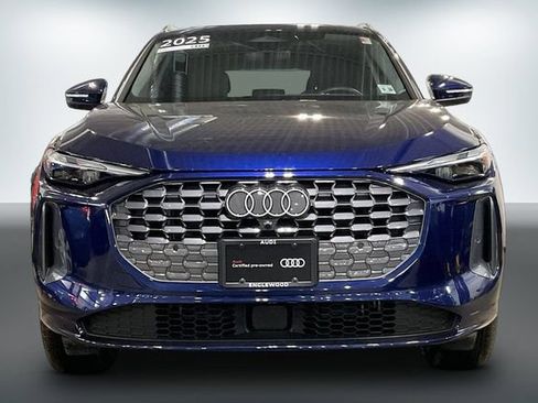 Certified 2025 Audi Q5 Premium w/ Convenience Package AWD/4WD image 3