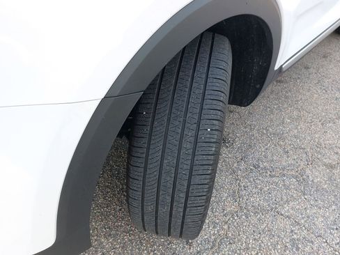 Used 2025 Kia Telluride EX w/ EX Captain's Chair Package image 35