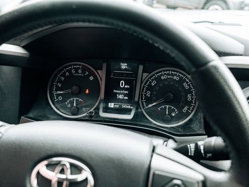 Used 2020 Toyota Tacoma TRD Off-Road w/ TRD Premium Off Road Package AWD/4WD image 35