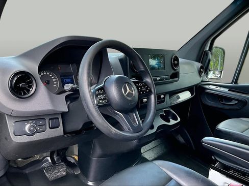 Used 2020 Mercedes-Benz Sprinter 2500 image 17