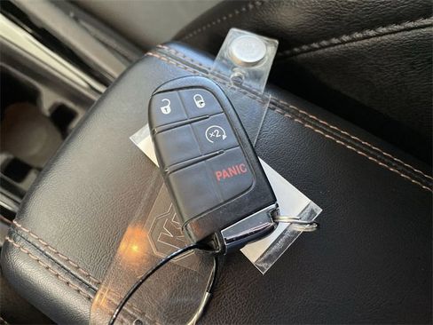 Used 2022 Jeep Compass Limited image 28