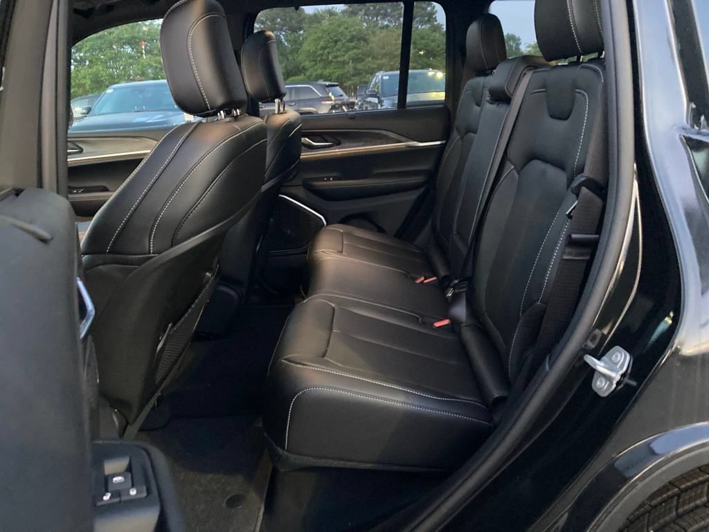 New 2024 Jeep Grand Cherokee Limited 4xe w/ Luxury Tech Group II AWD/4WD image 26