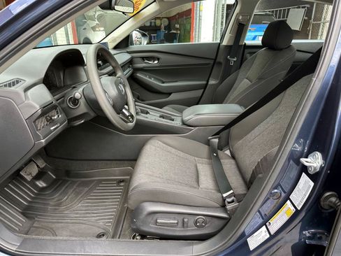 Used 2025 Honda Accord SE image 12