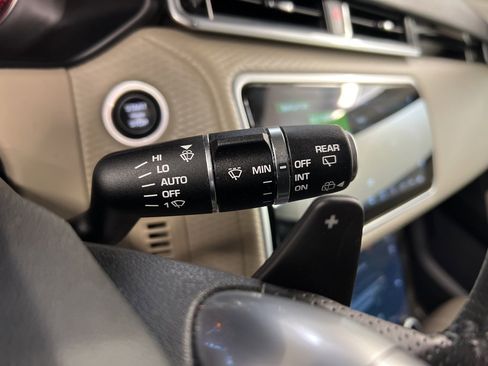 Used 2020 Land Rover Range Rover Velar S image 21