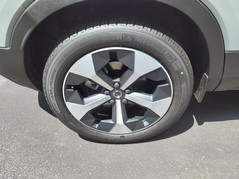 New 2025 Volvo XC40 B5 Core w/ Protection Package Premier image 7