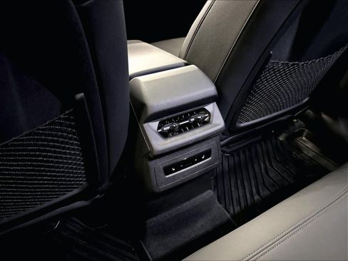 Certified 2025 Audi Q6 e-tron Premium Plus w/ Premium Plus AWD/4WD image 32