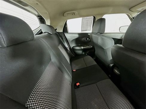 Used 2015 Nissan Juke S image 25