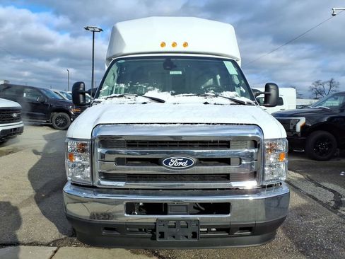 New 2026 Ford E-350 and Econoline 350 Super Duty w/ Power Equipment Group RWD image 2
