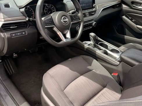Used 2023 Nissan Altima 2.5 SV FWD image 9
