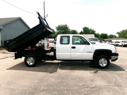 Used 2007 Chevrolet Silverado 2500 W/T w/ Skid Plate Package AWD/4WD image 8