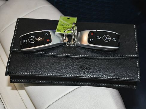 Used 2019 Mercedes-Benz E 450 4MATIC Cabriolet image 64