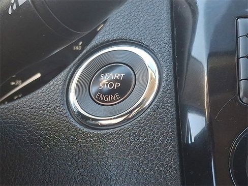 Used 2014 Nissan Rogue SL image 19