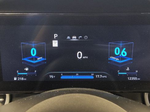 Used 2025 Hyundai Elantra SEL FWD image 23