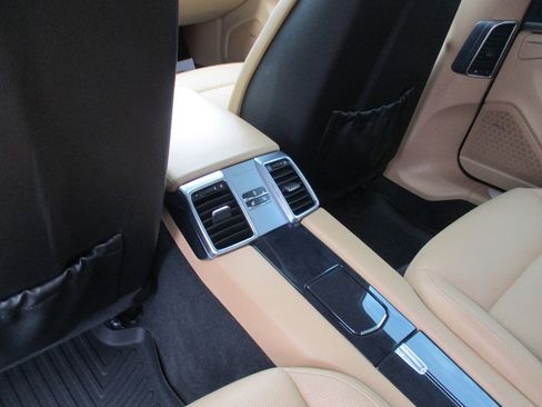 Used 2013 Porsche Panamera image 13