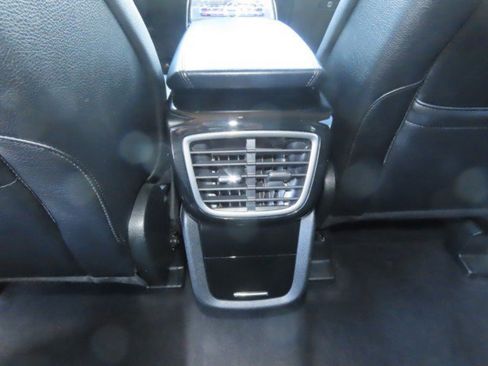 Used 2022 Lincoln Nautilus FWD w/ Premium Package image 21