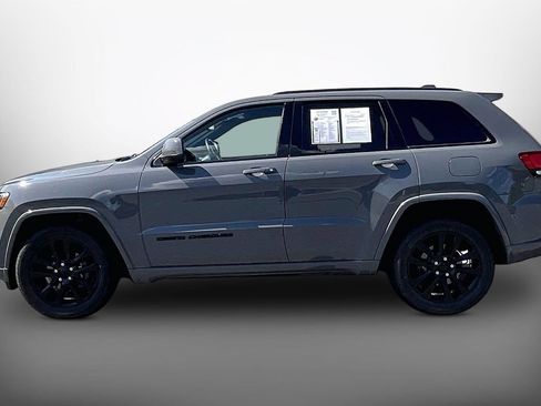Used 2019 Jeep Grand Cherokee Altitude AWD/4WD image 5