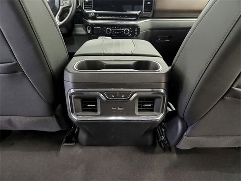Used 2024 Chevrolet Silverado 1500 High Country w/ High Country Premium Package image 34
