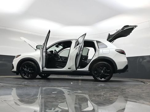 Certified 2024 Honda HR-V Sport image 43