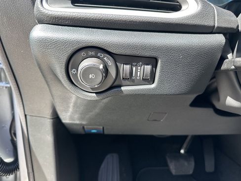 New 2026 Chrysler Pacifica Select image 63