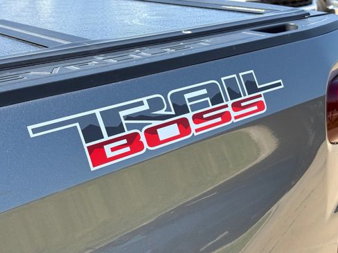 Used 2021 Chevrolet Silverado 1500 LT Trail Boss AWD/4WD image 11