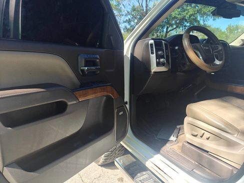 Used 2015 GMC Sierra 1500 SLT w/ SLT Crew Cab Value Package AWD/4WD image 18
