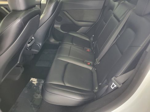 Used 2025 Tesla Model Y Long Range RWD image 11