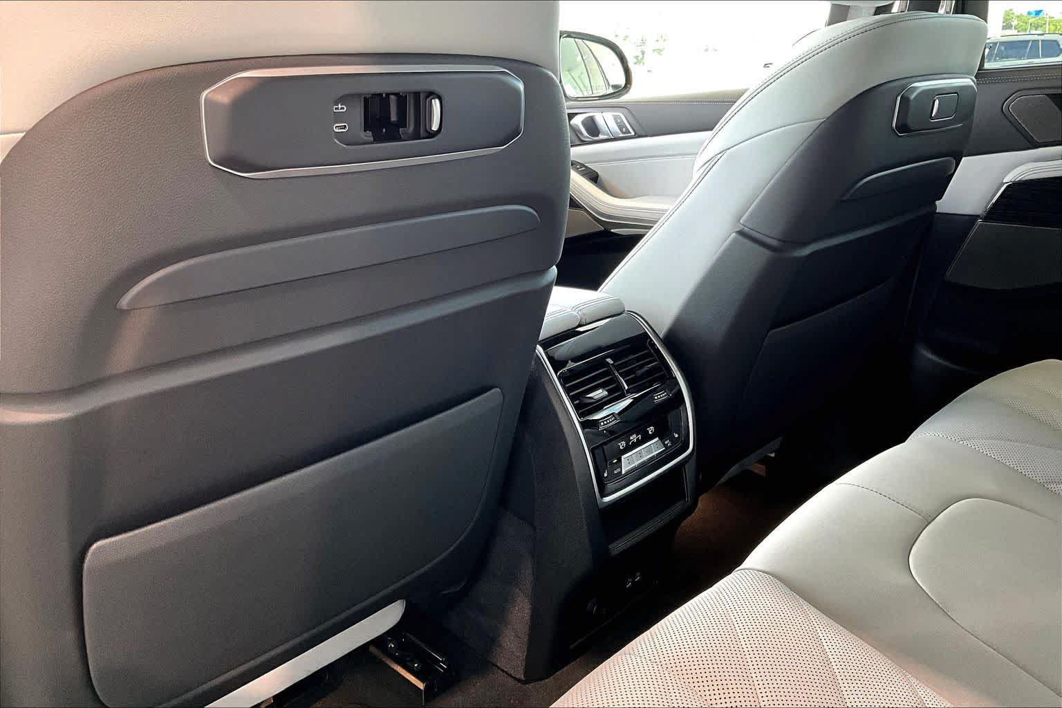 Used 2026 BMW X5 M60i AWD/4WD image 33