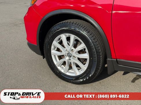 Used 2017 Nissan Rogue SV AWD/4WD image 9