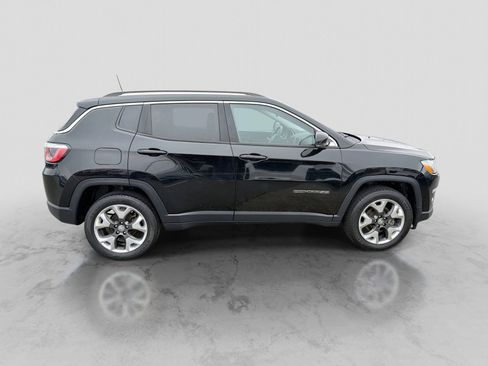 Used 2018 Jeep Compass Limited AWD/4WD image 9