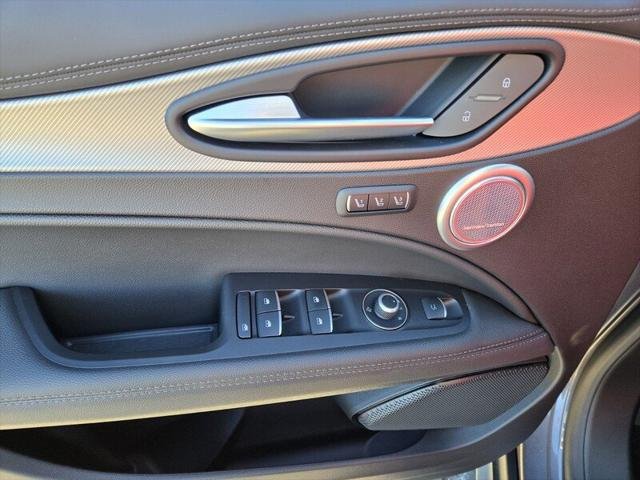 New 2025 Alfa Romeo Stelvio Sprint AWD/4WD image 22