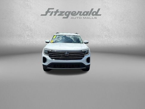 Used 2024 Volkswagen Atlas SE AWD/4WD image 2