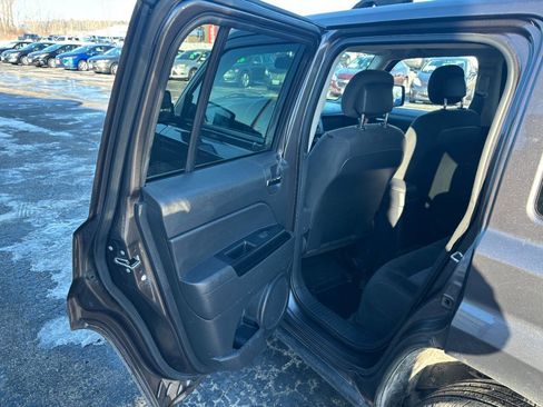 Used 2016 Jeep Patriot Latitude image 10