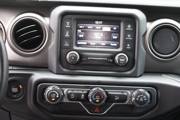 Used 2018 Jeep Wrangler Unlimited Sport AWD/4WD image 19