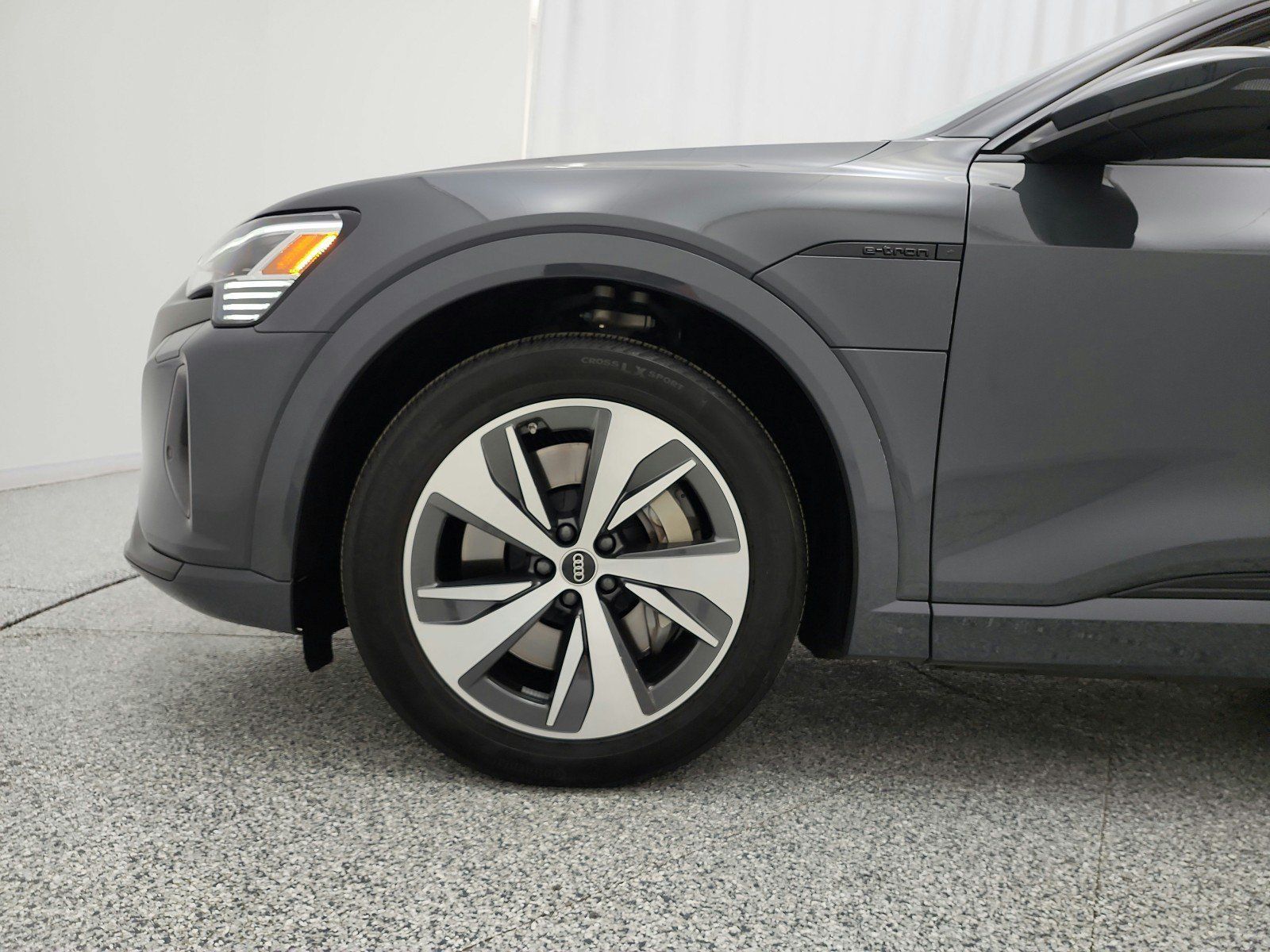 Used 2024 Audi Q8 e-tron Premium AWD/4WD image 18