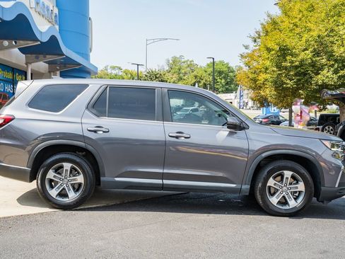 Used 2024 Honda Pilot EX-L image 3