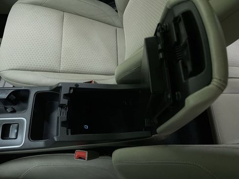 Used 2017 Ford Escape SE w/ Equipment Group 201A image 26