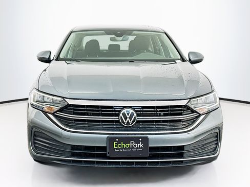 Used 2024 Volkswagen Jetta S image 2