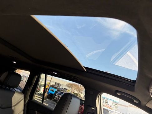 Used 2022 Cadillac XT6 Premium Luxury w/ Platinum Package image 31