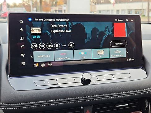 Certified 2025 Nissan Rogue Platinum image 20