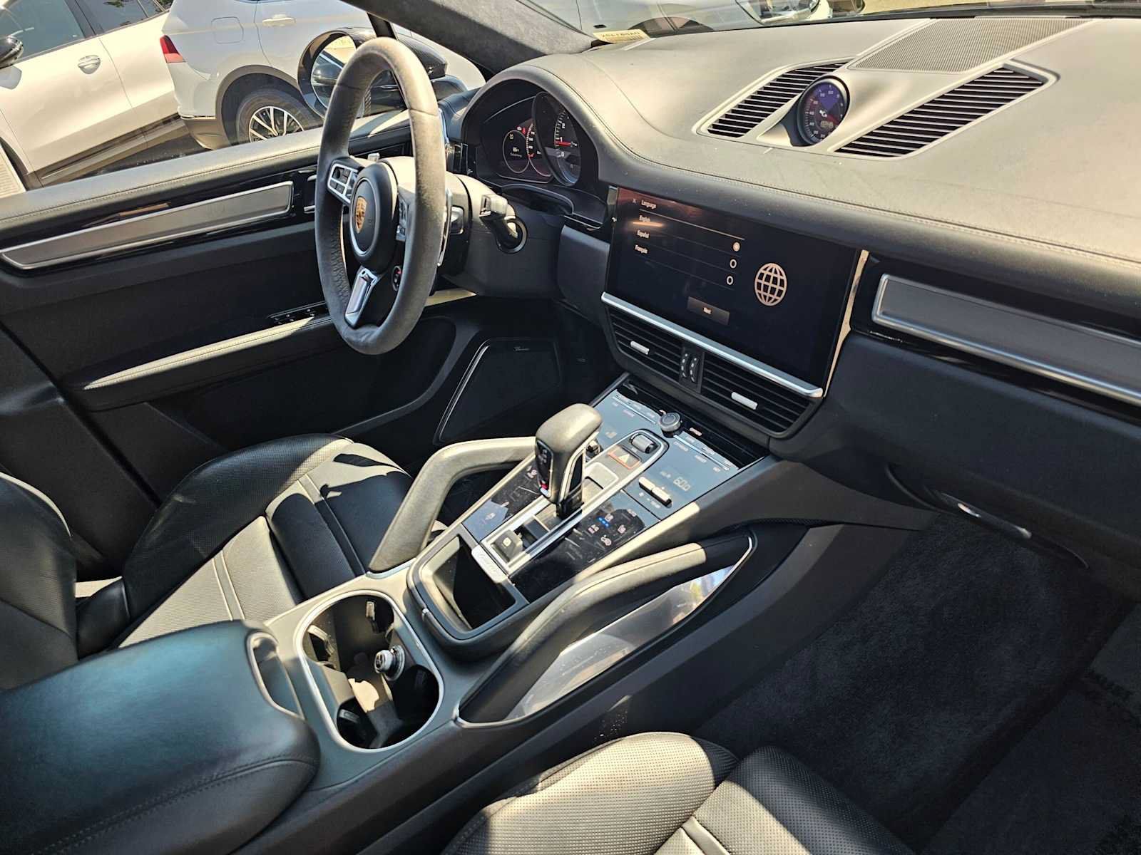 Used 2022 Porsche Cayenne Turbo AWD/4WD image 11