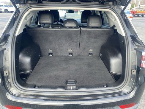 Used 2017 Jeep Compass Latitude image 23