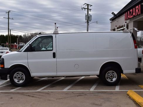 Used 2018 GMC Savana 2500 w/ Communications Package image 5