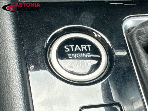 Used 2024 Nissan Kicks SR FWD image 13