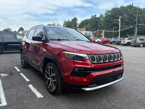 Certified 2025 Jeep Compass Limited w/ Elite Group AWD/4WD image 5